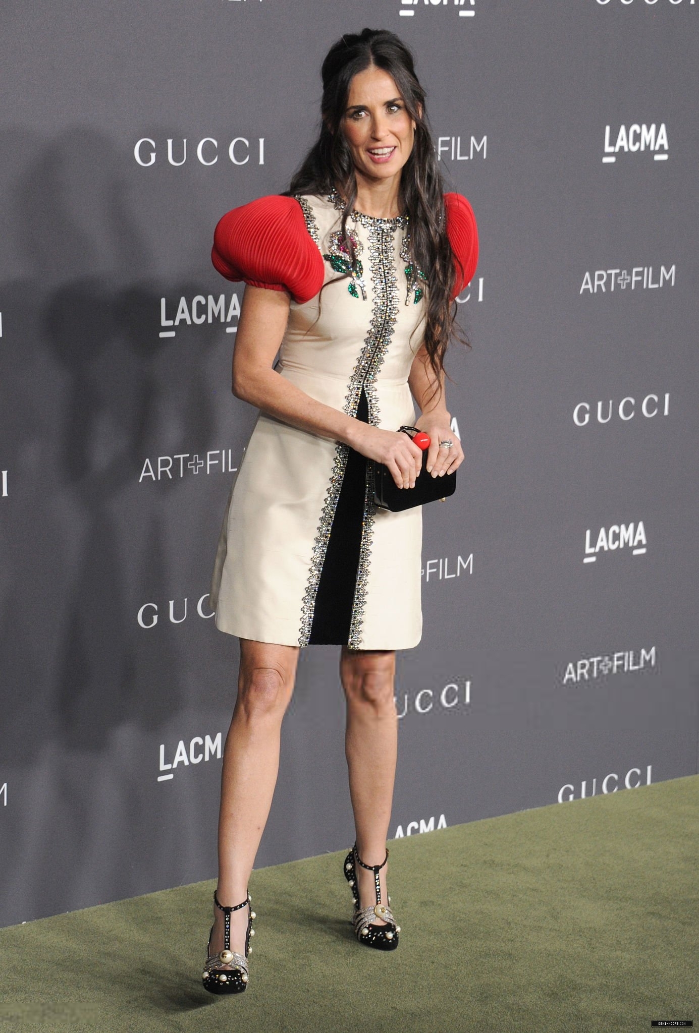 203.jpg